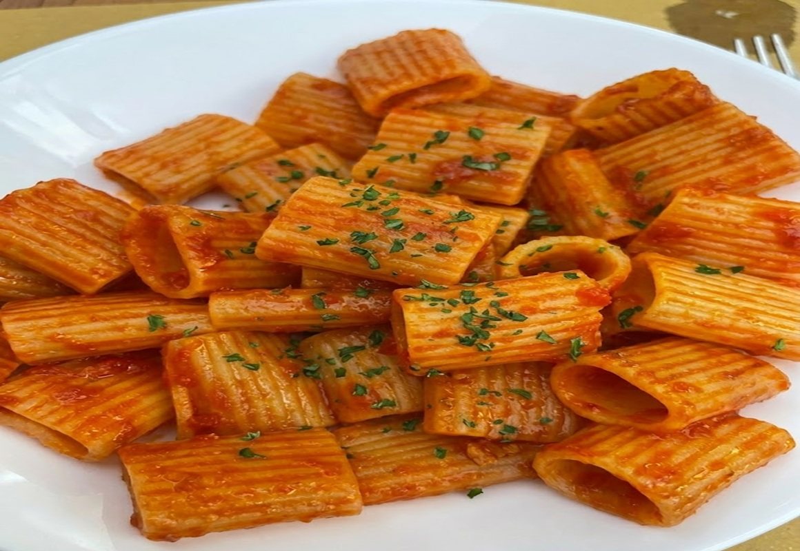 Pasta al filetto di pomodoro 7,00
